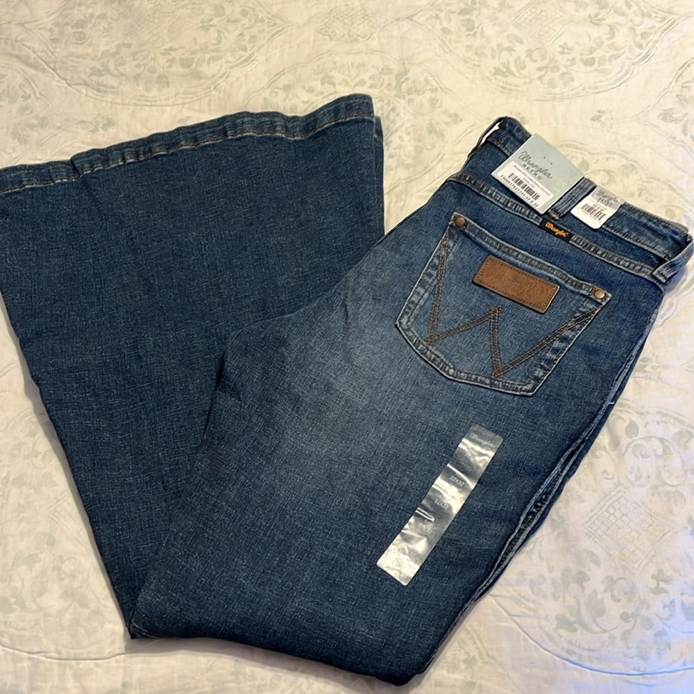 NWT Wrangler Retro Ladies Flares 32x32
